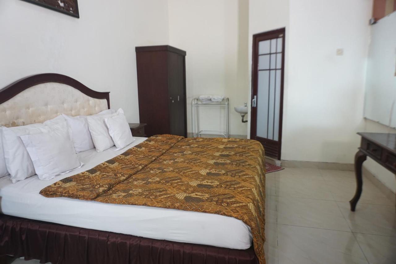 Hotel Laweyan Solo Екстериор снимка