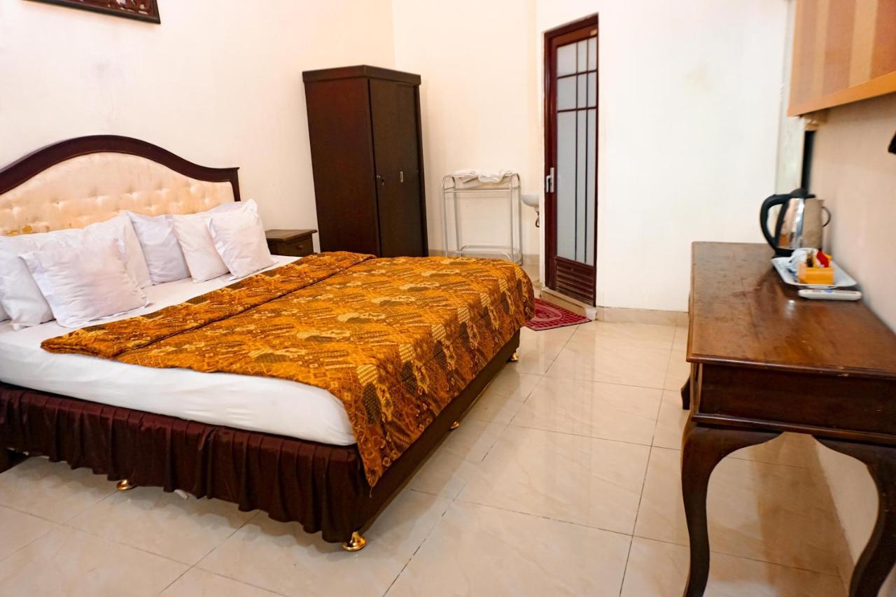 Hotel Laweyan Solo Екстериор снимка