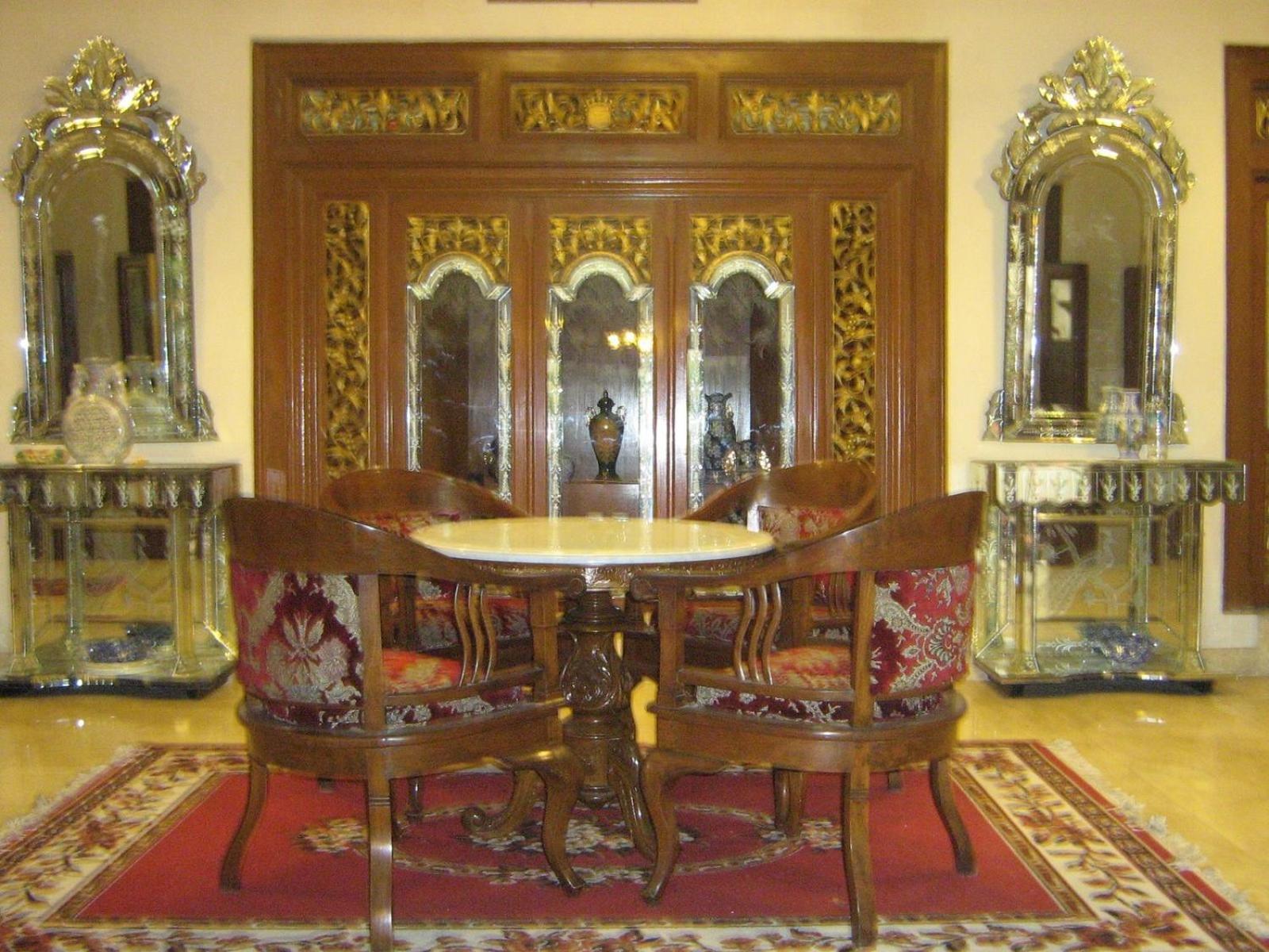 Hotel Laweyan Solo Екстериор снимка